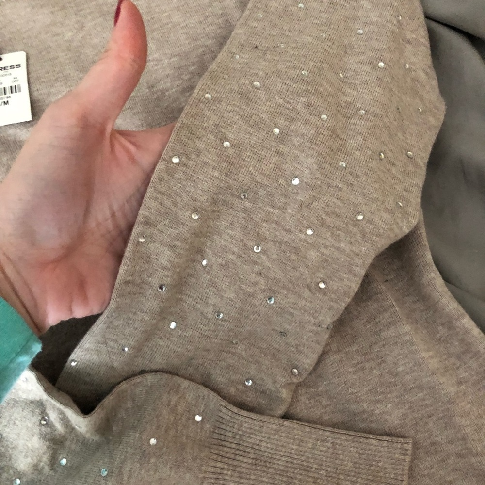 Express Sweater - Picture 2 of 3